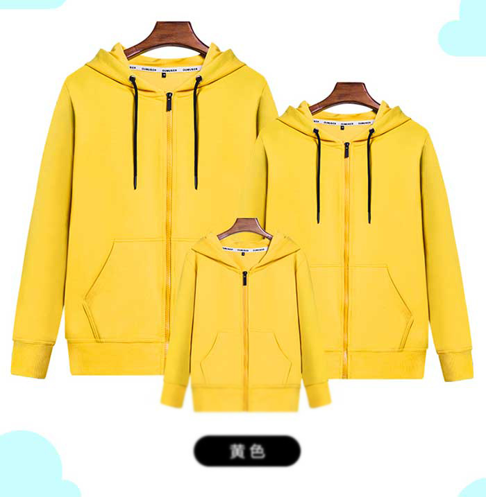 黃色連帽線(xiàn)圈拉鏈款深圳衛(wèi)衣訂制效果展示圖
